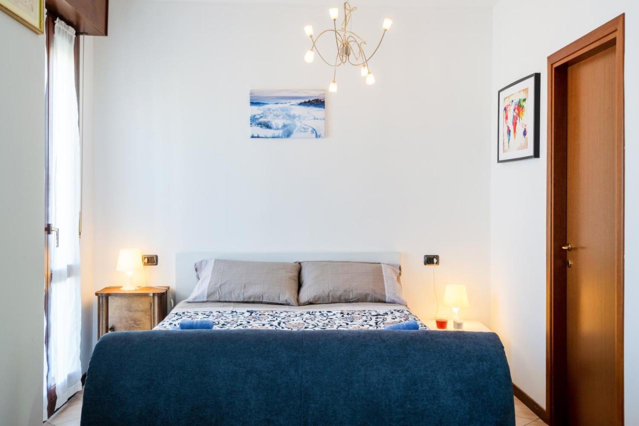 Fiere Studio Con Parcheggio E Balcone Parma